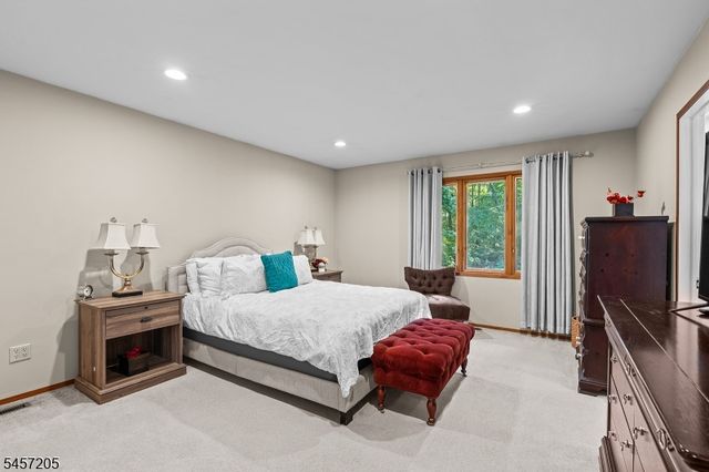45 Brush Hill Rd, Kinnelon Boro, NJ 07405