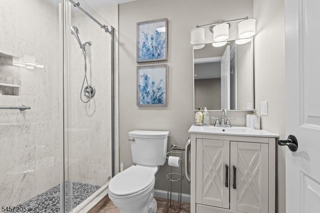 45 Brush Hill Rd, Kinnelon Boro, NJ 07405