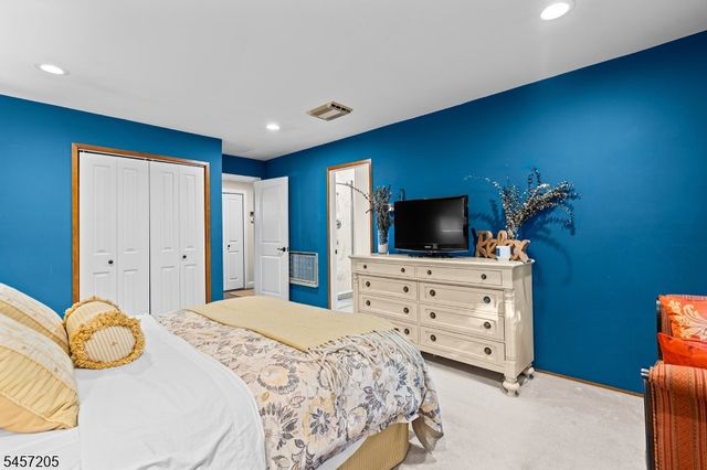 45 Brush Hill Rd, Kinnelon Boro, NJ 07405