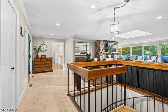45 Brush Hill Rd, Kinnelon Boro, NJ 07405