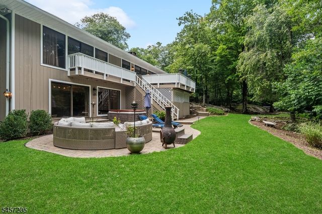 45 Brush Hill Rd, Kinnelon Boro, NJ 07405