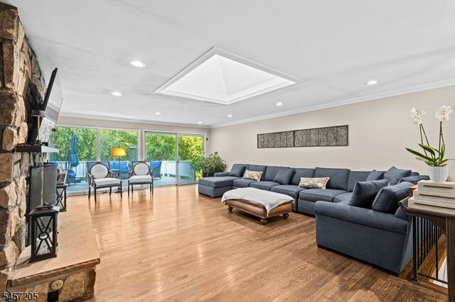 45 Brush Hill Rd, Kinnelon Boro, NJ 07405