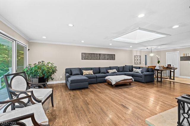 45 Brush Hill Rd, Kinnelon Boro, NJ 07405