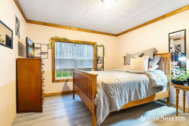 1475 Stalhood Drive, Kent City, MI 49330