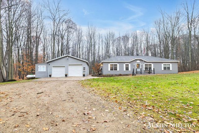 1475 Stalhood Drive, Kent City, MI 49330