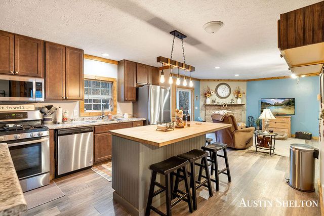 1475 Stalhood Drive, Kent City, MI 49330