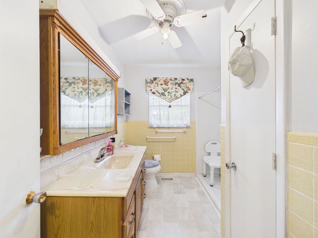 220 County Rd 123, Chesapeake, OH 45619