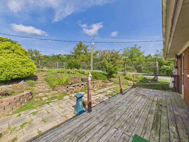 220 County Rd 123, Chesapeake, OH 45619