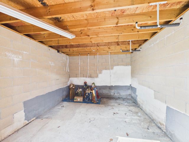 220 County Rd 123, Chesapeake, OH 45619