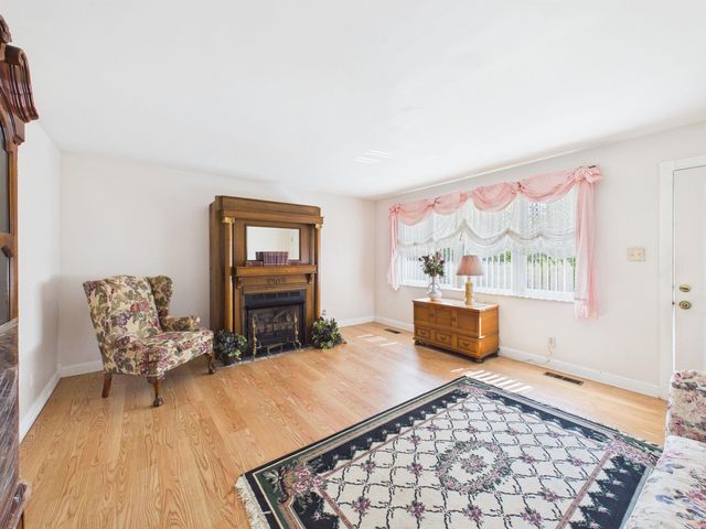 220 County Rd 123, Chesapeake, OH 45619
