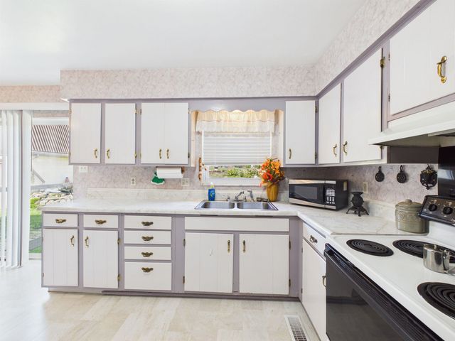 220 County Rd 123, Chesapeake, OH 45619