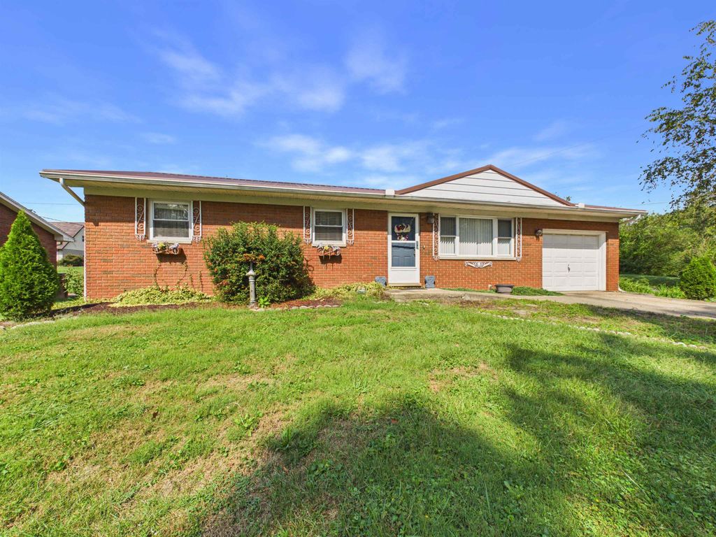 220 County Rd 123, Chesapeake, OH 45619