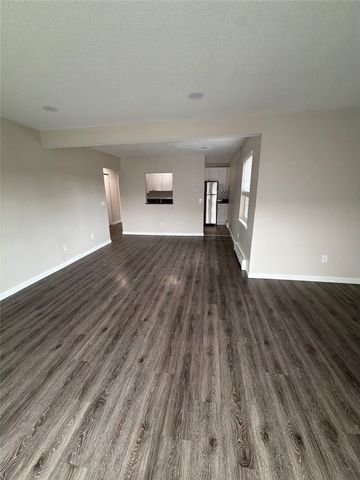3 Admiralty Drive 01-07, Middletown, RI 02842