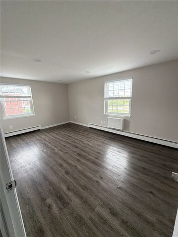 3 Admiralty Drive 01-07, Middletown, RI 02842