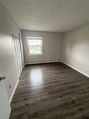 3 Admiralty Drive 01-07, Middletown, RI 02842
