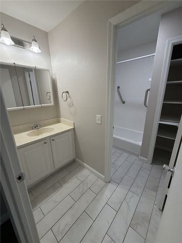 3 Admiralty Drive 01-07, Middletown, RI 02842
