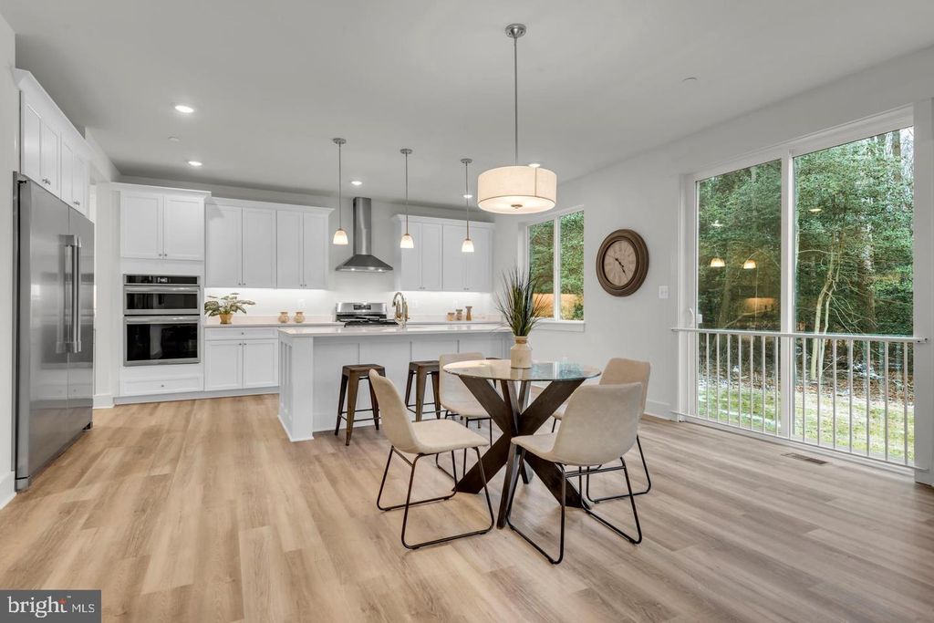 Image 10 of property listing at 6607 LOST FOX LN, Hanover, MD 21076
