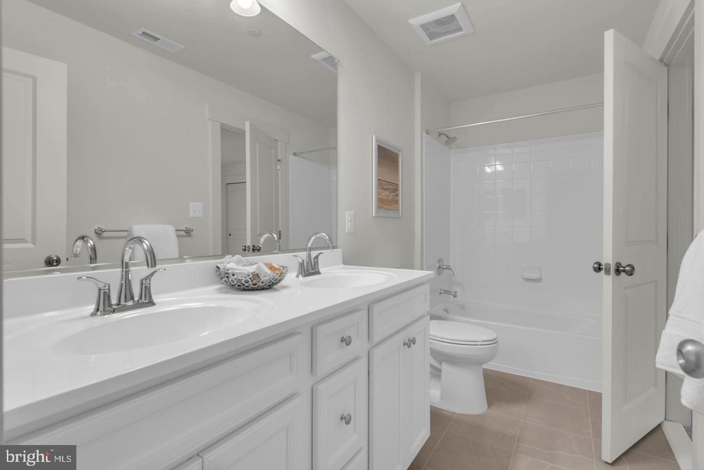 Image 17 of property listing at 6607 LOST FOX LN, Hanover, MD 21076