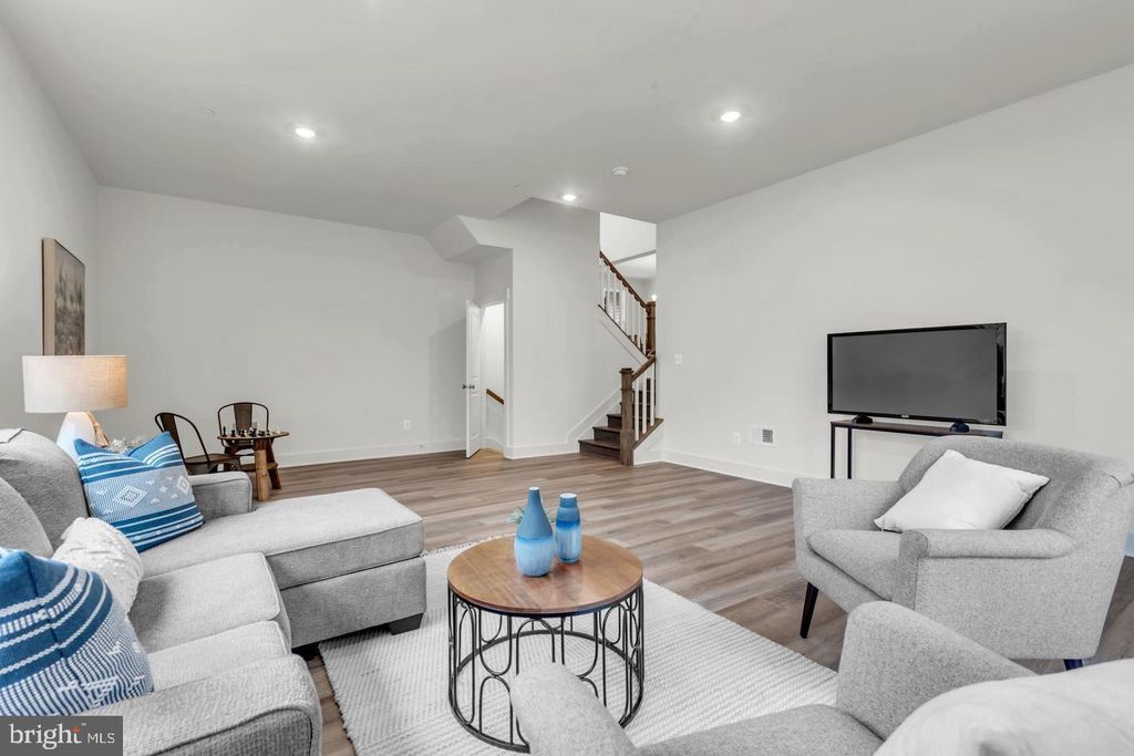Image 21 of property listing at 6607 LOST FOX LN, Hanover, MD 21076