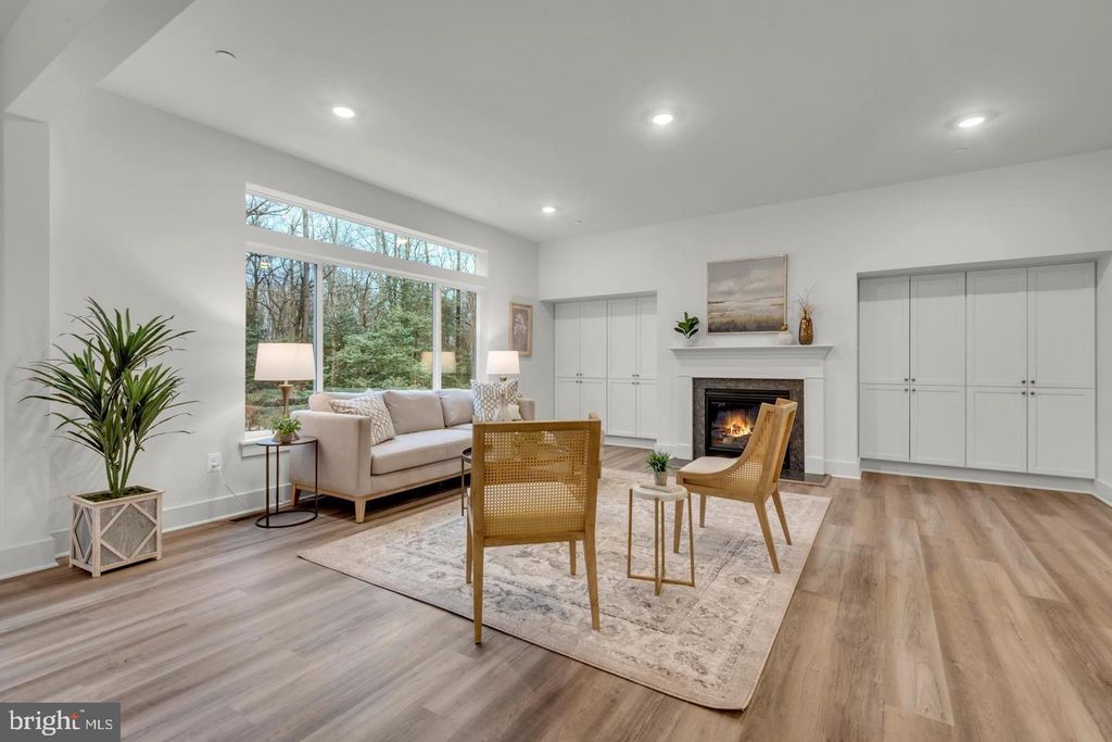 Image 7 of property listing at 6607 LOST FOX LN, Hanover, MD 21076