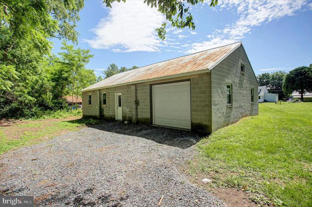 320 S PARK AVENUE, Mercersburg, PA 17236