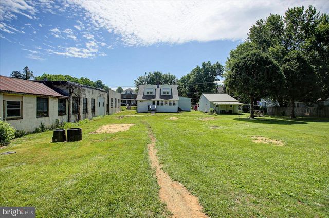 320 S PARK AVENUE, Mercersburg, PA 17236