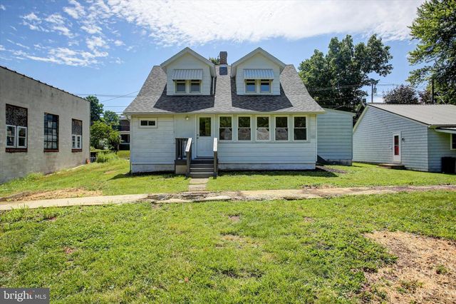 320 S PARK AVENUE, Mercersburg, PA 17236