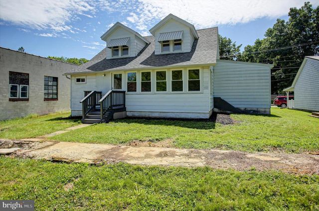 320 S PARK AVENUE, Mercersburg, PA 17236