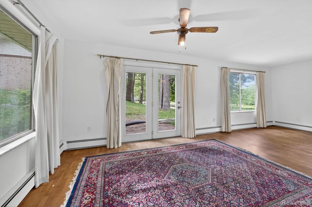 11035 White Oak Drive, Vienna Charter Township, MI 48420