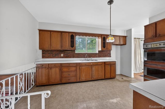 11035 White Oak Drive, Vienna Charter Township, MI 48420