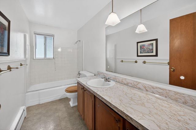 11035 White Oak Drive, Vienna Charter Township, MI 48420
