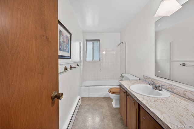 11035 White Oak Drive, Vienna Charter Township, MI 48420
