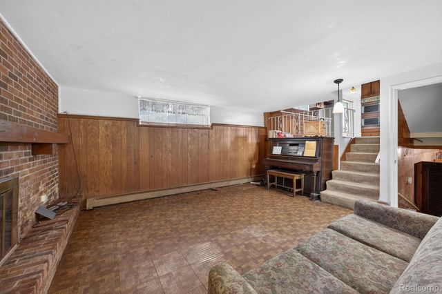 11035 White Oak Drive, Vienna Charter Township, MI 48420