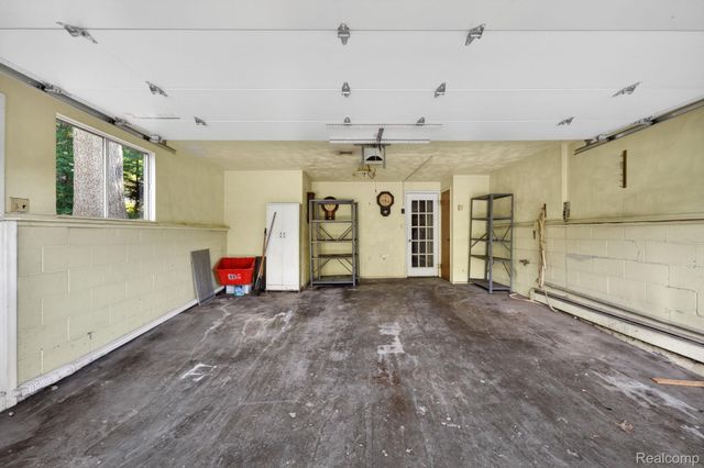 11035 White Oak Drive, Vienna Charter Township, MI 48420