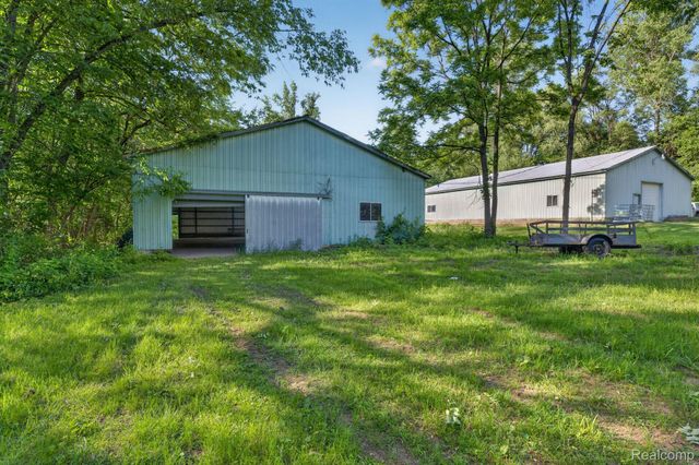 11035 White Oak Drive, Vienna Charter Township, MI 48420