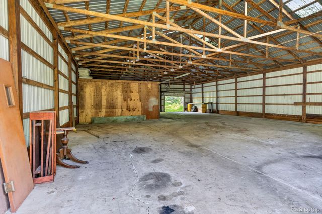 11035 White Oak Drive, Vienna Charter Township, MI 48420