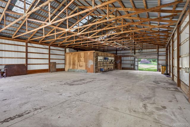 11035 White Oak Drive, Vienna Charter Township, MI 48420