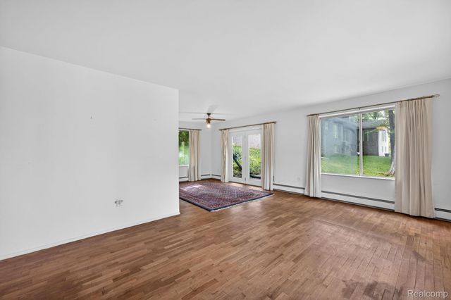 11035 White Oak Drive, Vienna Charter Township, MI 48420