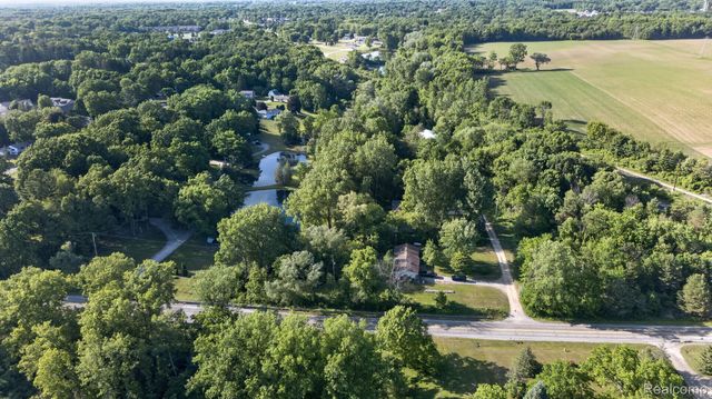 11035 White Oak Drive, Vienna Charter Township, MI 48420