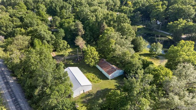 11035 White Oak Drive, Vienna Charter Township, MI 48420