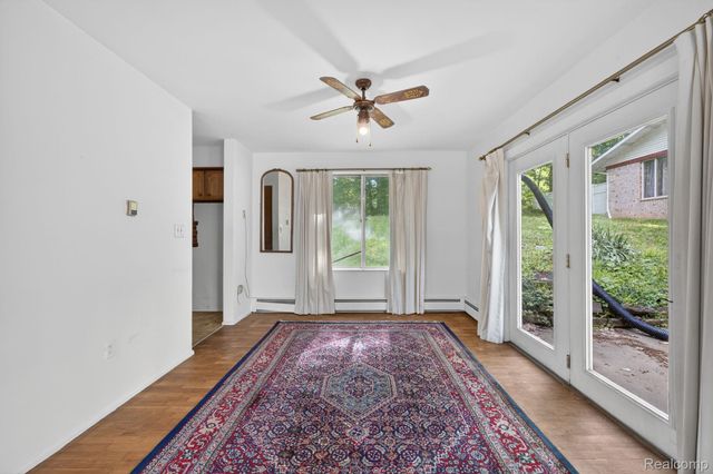 11035 White Oak Drive, Vienna Charter Township, MI 48420