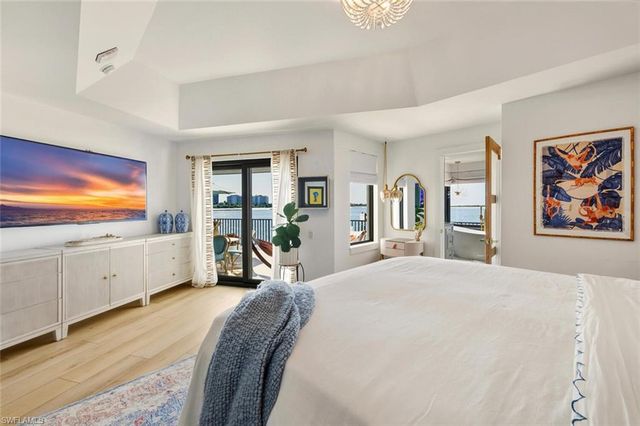 601 La Peninsula BLVD # 601, Naples, FL 34113