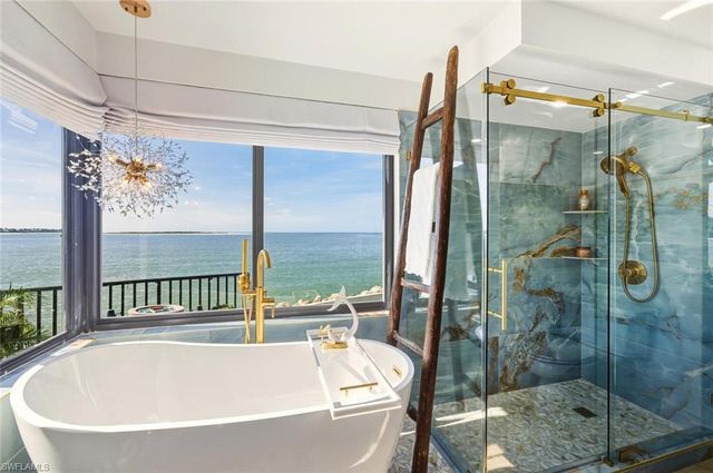 601 La Peninsula BLVD # 601, Naples, FL 34113