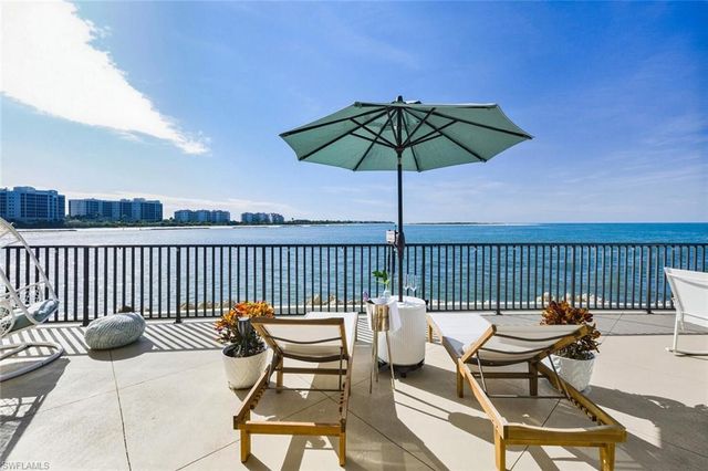 601 La Peninsula BLVD # 601, Naples, FL 34113