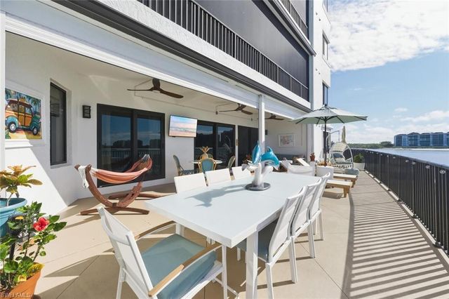 601 La Peninsula BLVD # 601, Naples, FL 34113