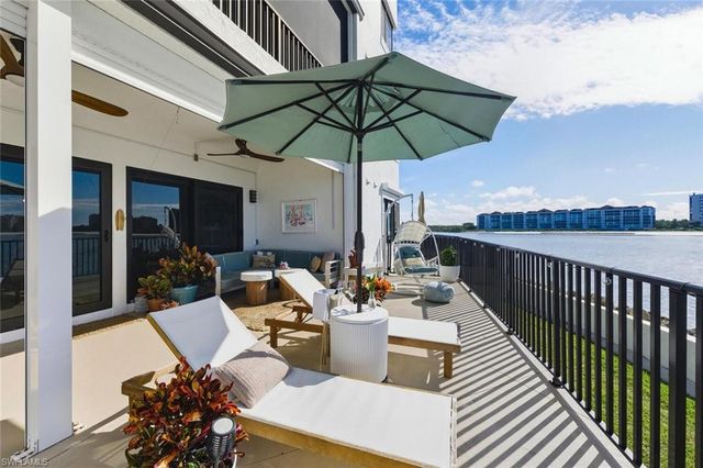 601 La Peninsula BLVD # 601, Naples, FL 34113