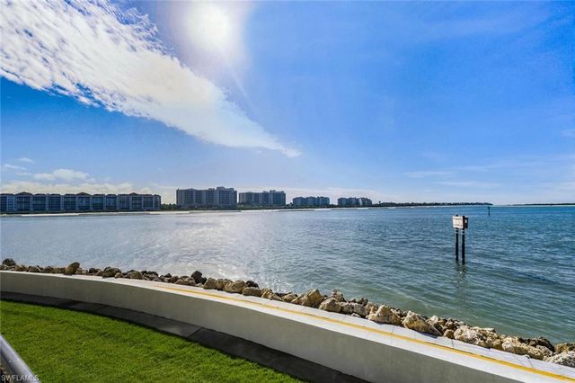 601 La Peninsula BLVD # 601, Naples, FL 34113