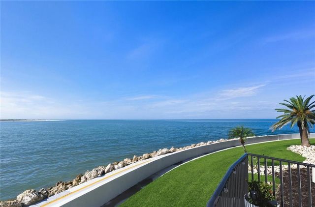 601 La Peninsula BLVD # 601, Naples, FL 34113