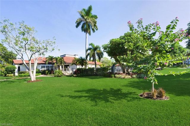 601 La Peninsula BLVD # 601, Naples, FL 34113