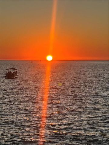 601 La Peninsula BLVD # 601, Naples, FL 34113